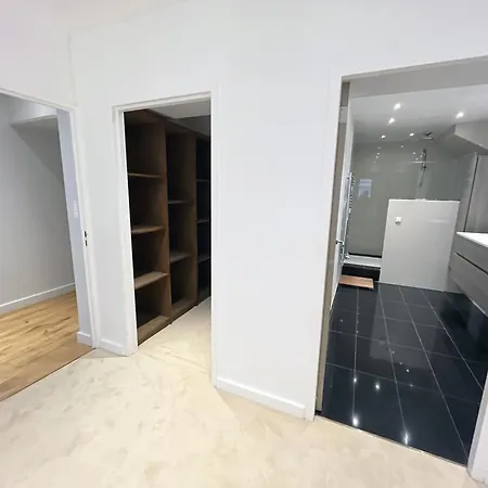 Urbanflat 166 - Luxury In The Center Of Parigi
